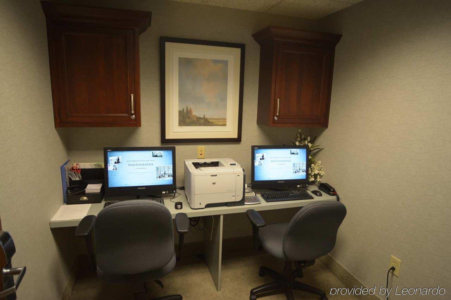 Hampton Inn Уорсо Экстерьер фото