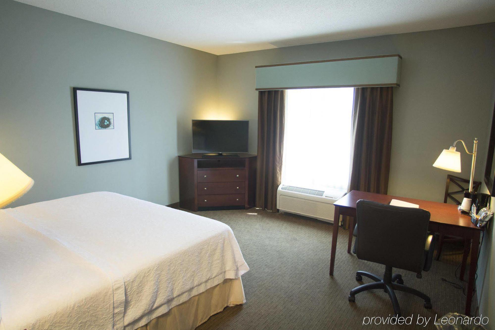 Hampton Inn Уорсо Экстерьер фото