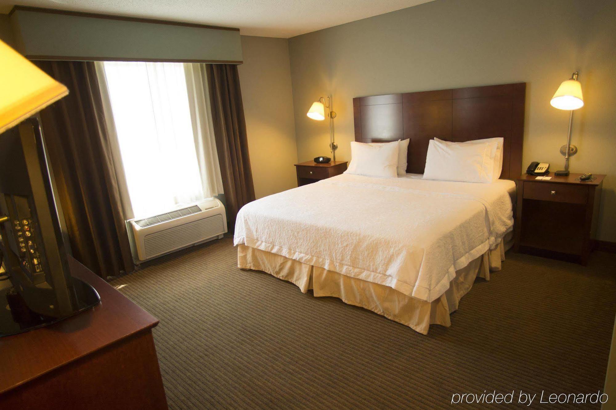 Hampton Inn Уорсо Экстерьер фото